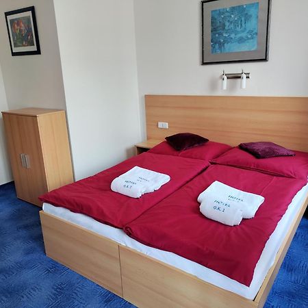 Hotel O.K. 1 Beroun  Ngoại thất bức ảnh