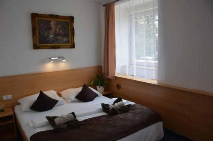 Hotel O.K. 1 Beroun  Ngoại thất bức ảnh