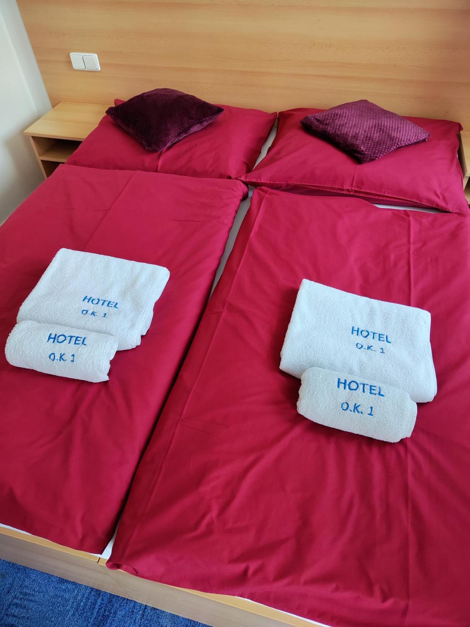 Hotel O.K. 1 Beroun  Ngoại thất bức ảnh